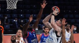 Anadolu Efes'ten kötü başlangıç