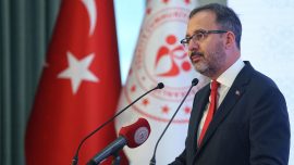 Bakan Kasapoğlu'ndan milli kick boksçulara tebrik
