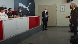 Sivaslı gazetecilerden Montello'ya protesto