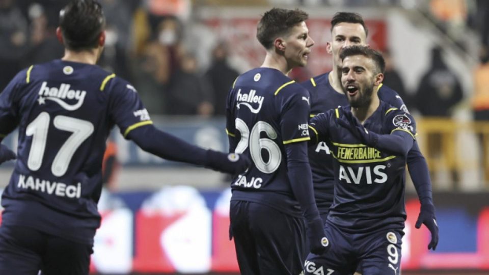 Fenerbahçe lider Trabzonspor’u konuk edecek