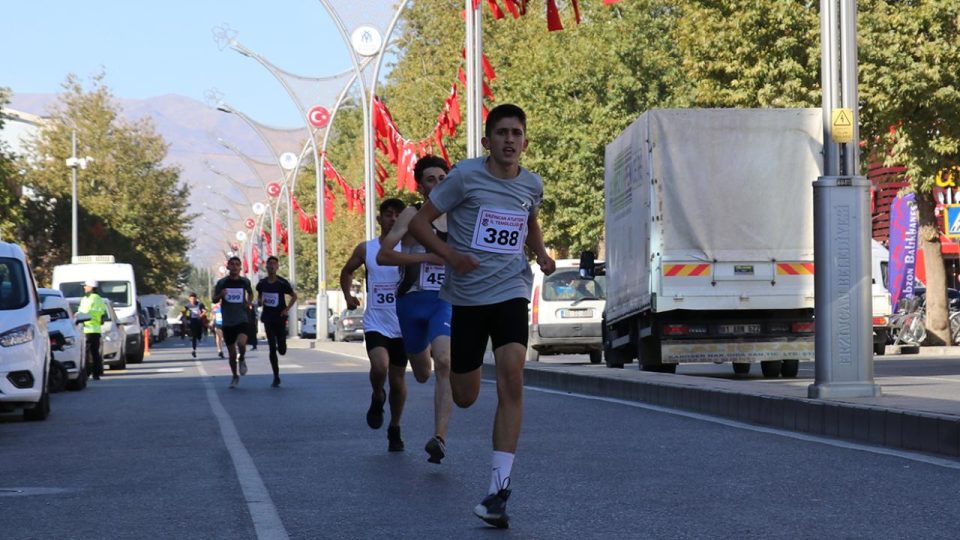 Erzincan’da “Cumhuriyet Koşusu” yapıldı